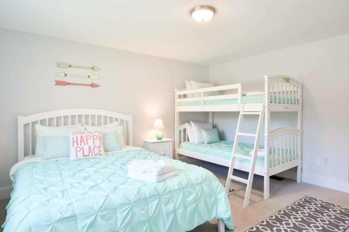 Wrap-Around Porch Mins To Beach Chatham Luaran gambar