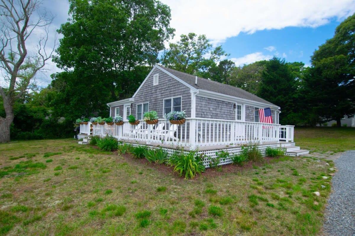 Wrap-Around Porch Mins To Beach Chatham Luaran gambar